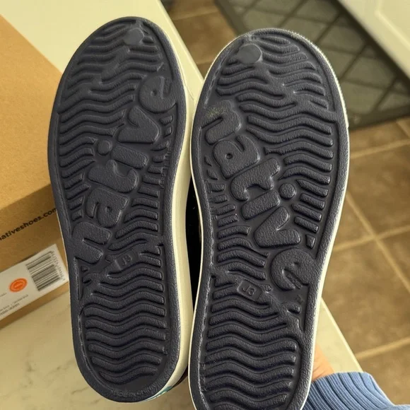 Native Jefferson Shoes BNWT - Picture 3 of 3